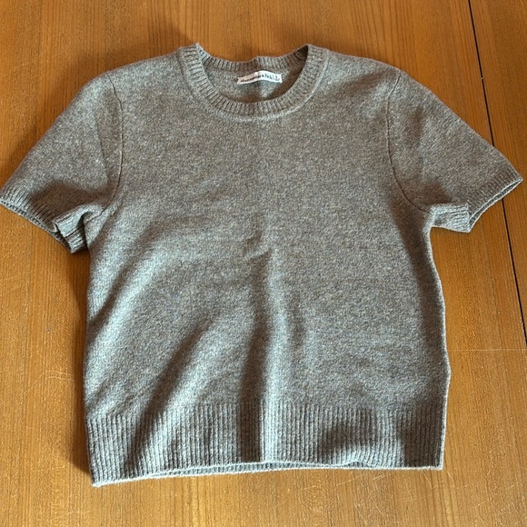 Abercrombie & Fitch Tops - NWOT A&F sweater tee - Size Small